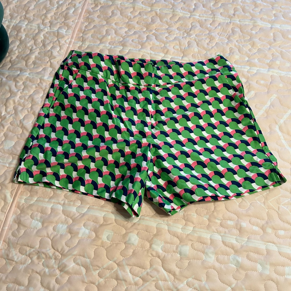 Melly M NWT Green Geometric Print Shorts Size Medium